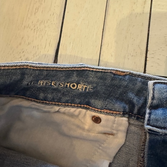 AMERICAN EAGLE | high rise shortie denim jean shorts distressed | Sz 8 - Picture 4 of 4